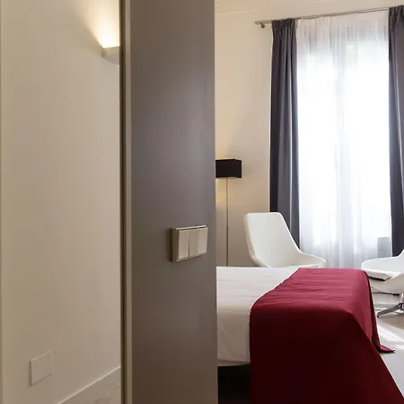 Izaila Plaza Catalunya Konukevi Barselona