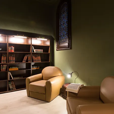 Izaila Plaza Catalunya Konukevi Barselona