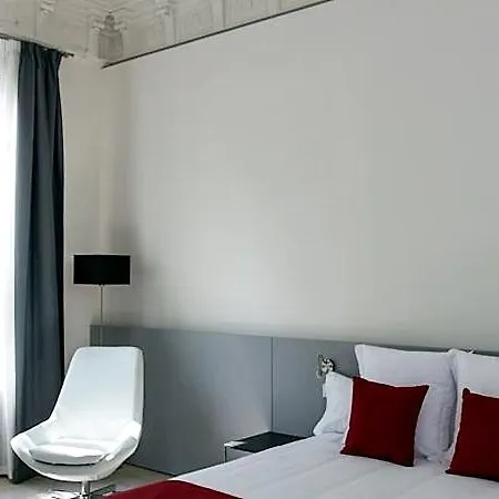 Izaila Plaza Catalunya Guest house 3*