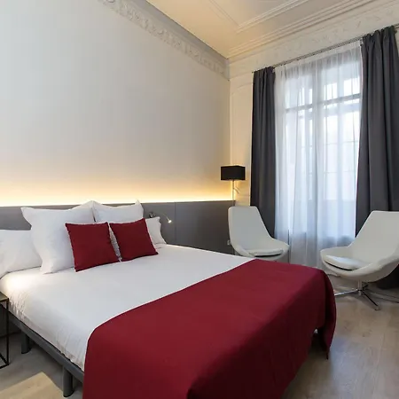Izaila Plaza Catalunya 3*