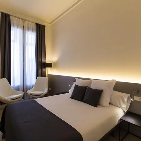 Izaila Plaza Catalunya 4*