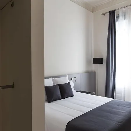 Guest house Izaila Plaza Catalunya 3*